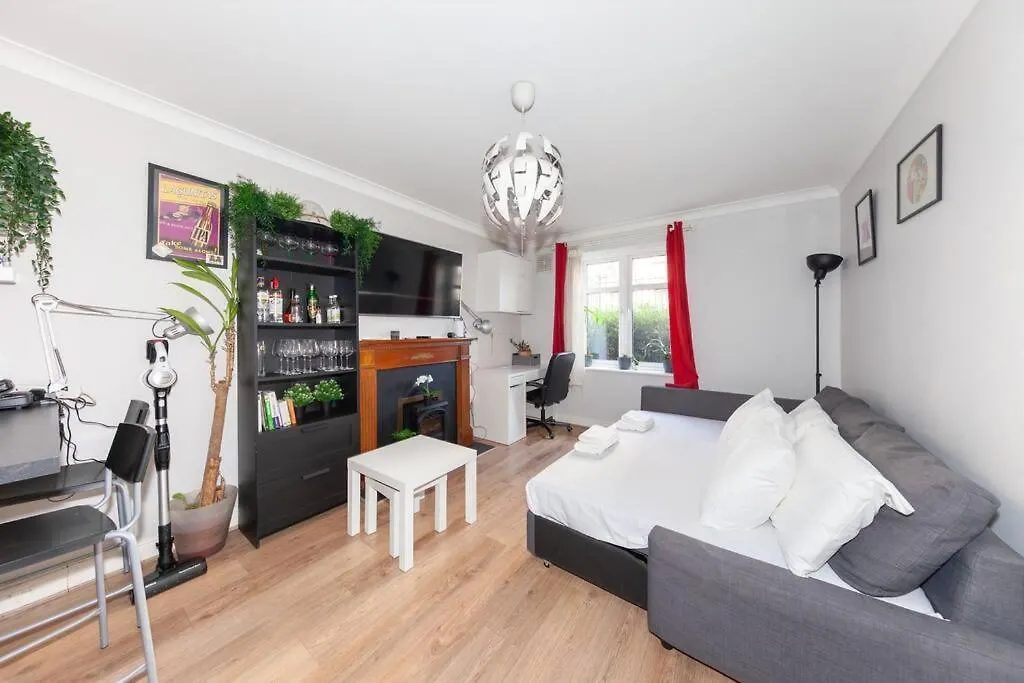 アパート Inviting 2Bd Flat 15 Mins From Heart Of Dublin!アパートメント アイルランド