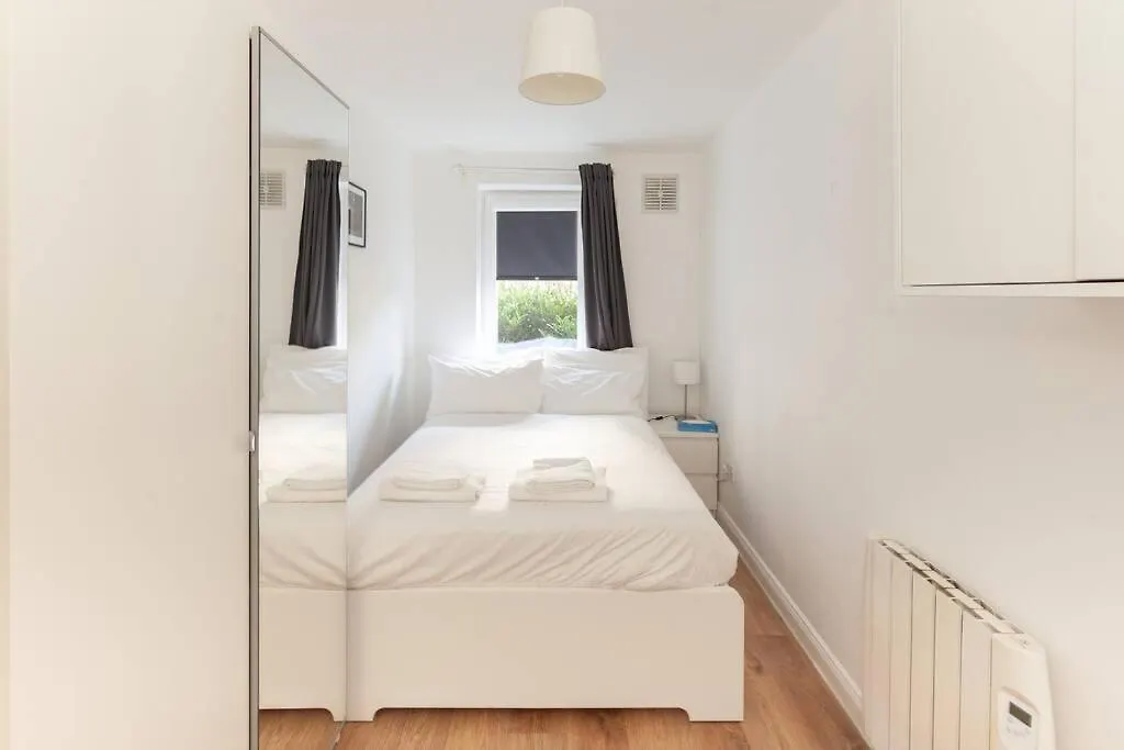 Inviting 2Bd Flat 15 Mins From Heart Of Dublin!アパートメント アパート